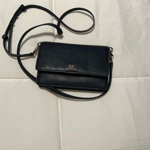 Michael Kors Crossbody bag. Genuine leather navy 45” adjustable detachable strap